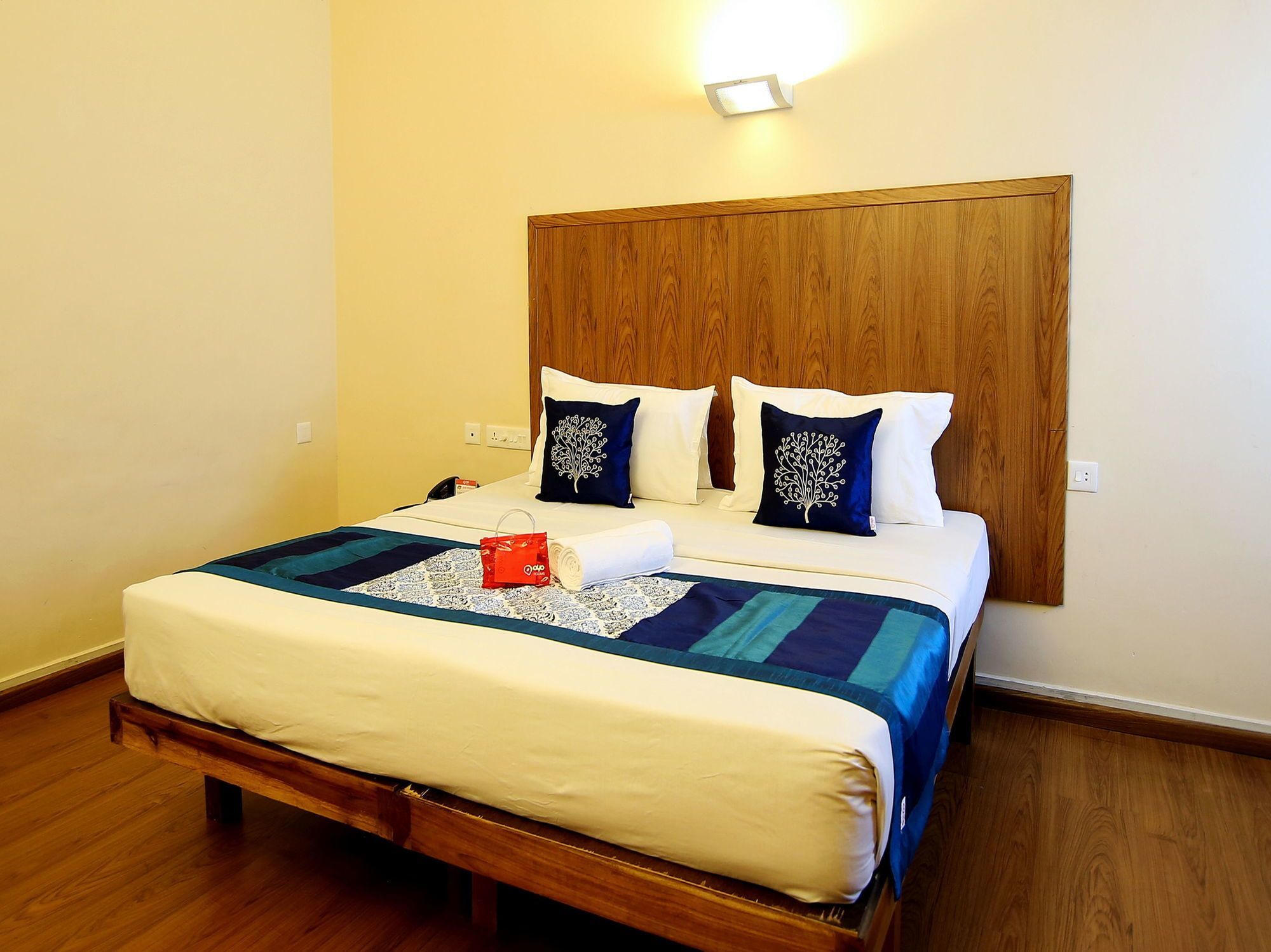 Oyo 2887 Hotel Sn International Kumily Exterior foto