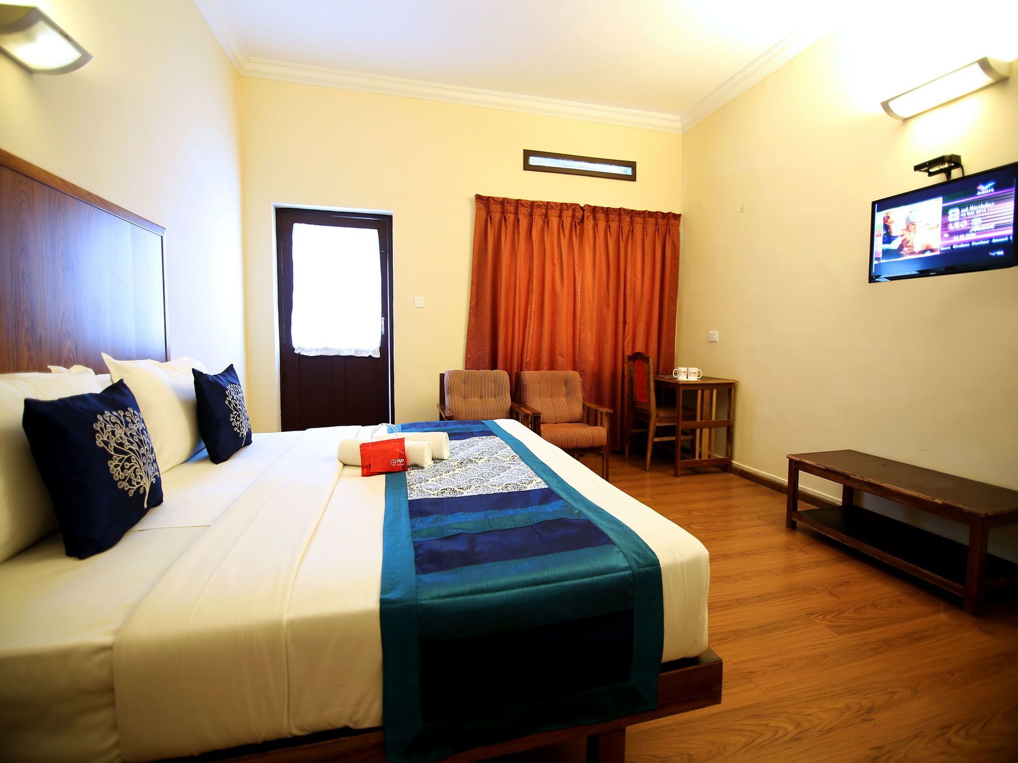 Oyo 2887 Hotel Sn International Kumily Exterior foto